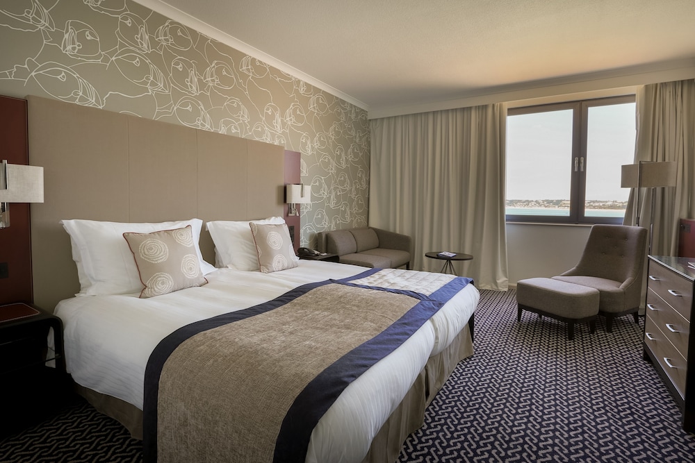 Radisson Blu Waterfront Hotel, Jersey 12/57