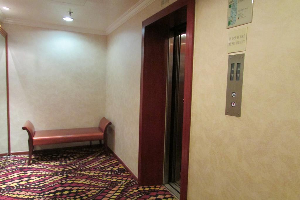 Oxford Hotel 16/23