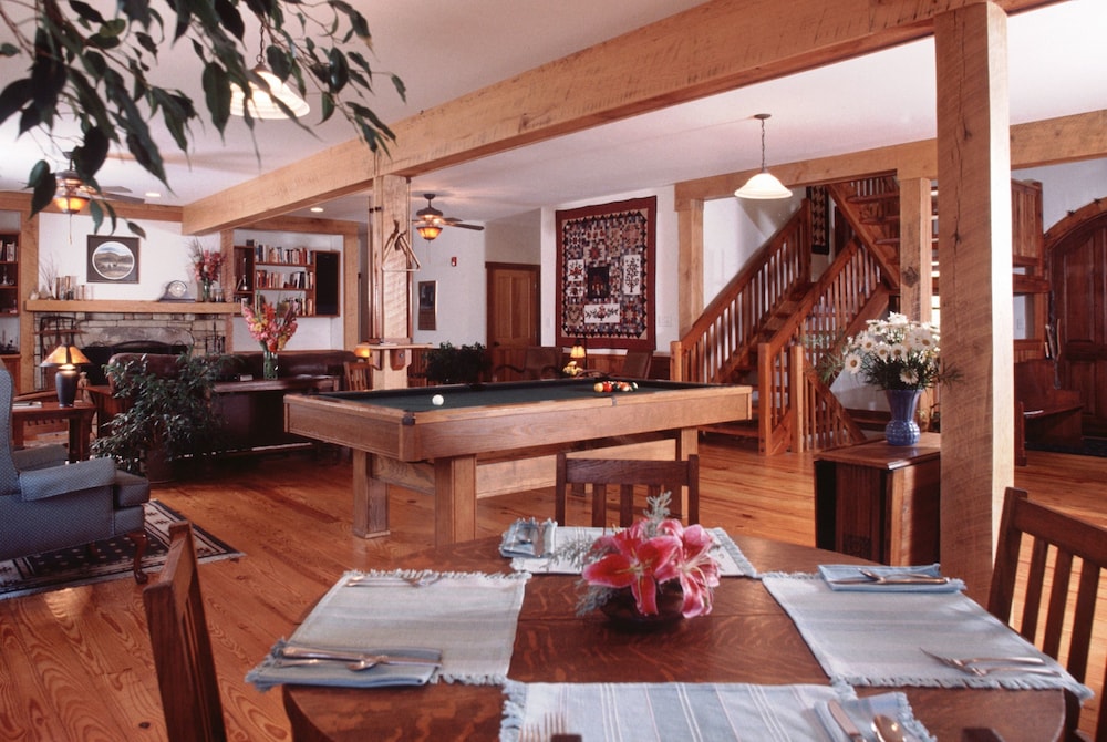 Bent Creek Lodge Bed &amp; Breakfast 38/50