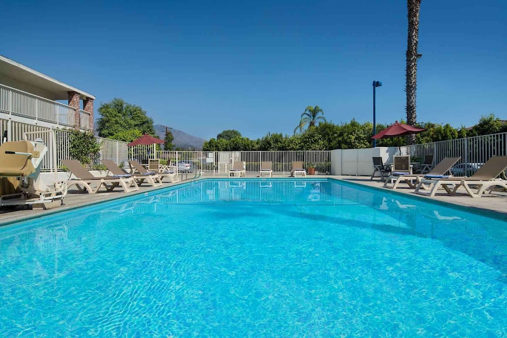Motel6 Arcadia, CA - Los Angeles - Pasadena Area thumb 3