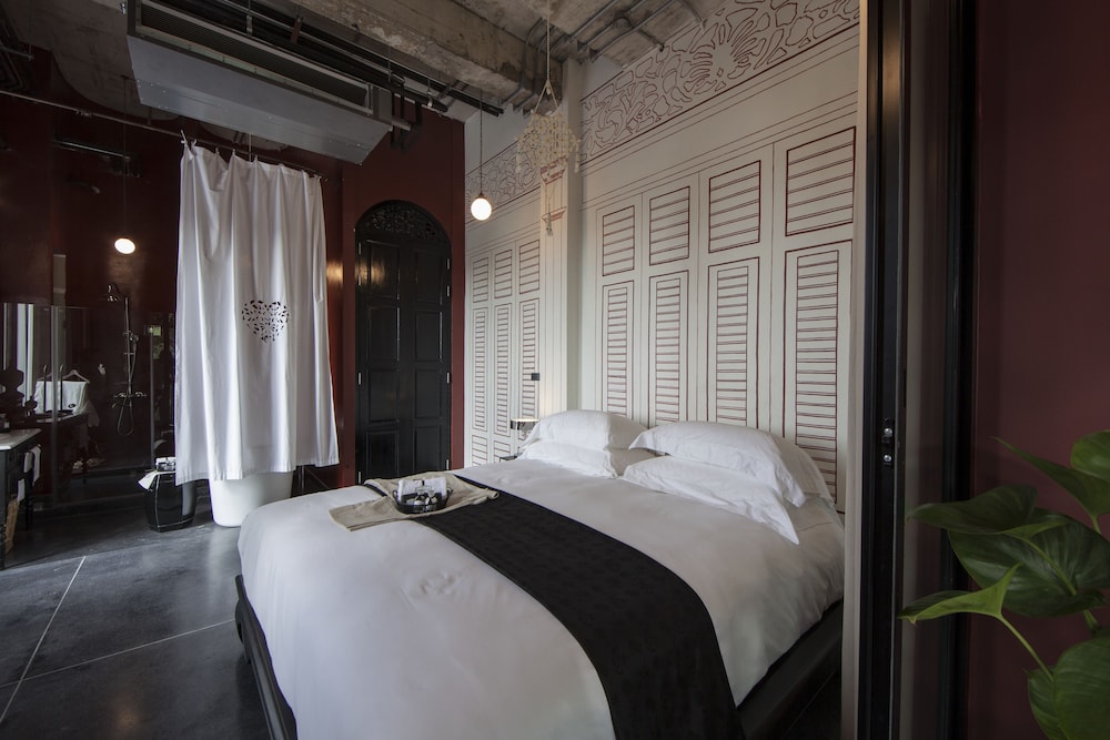 Amdaeng Bangkok Riverside Hotel 25/75