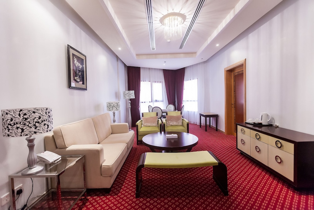 Red Castle Hotel 32/50