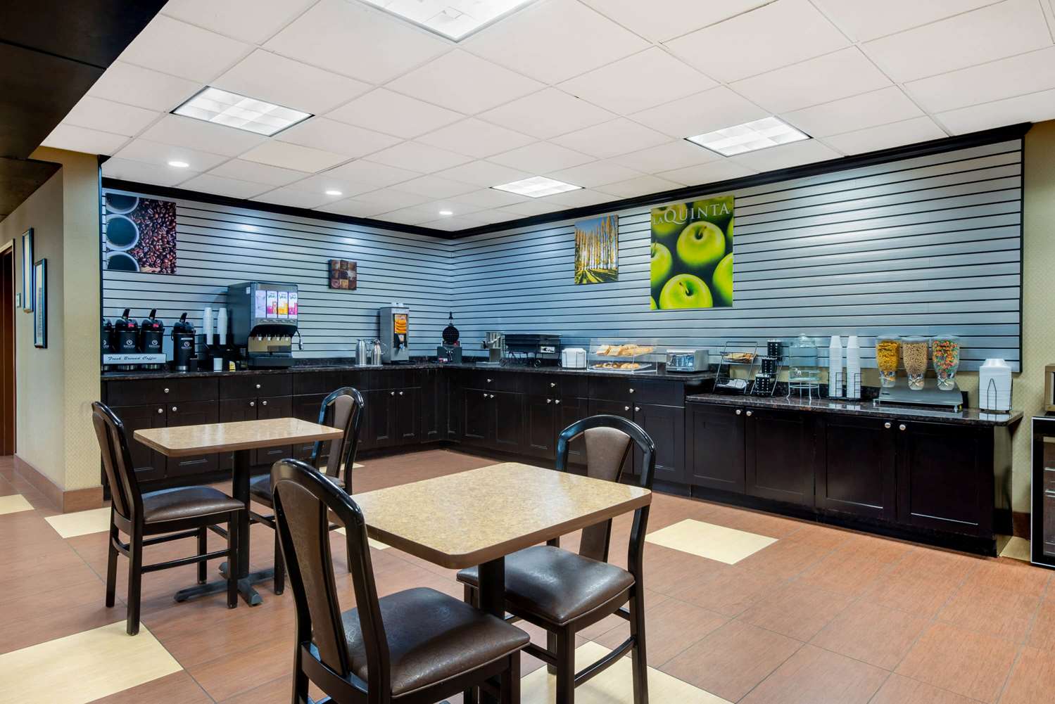 La Quinta Inn by Wyndham West Long Branch 34/43