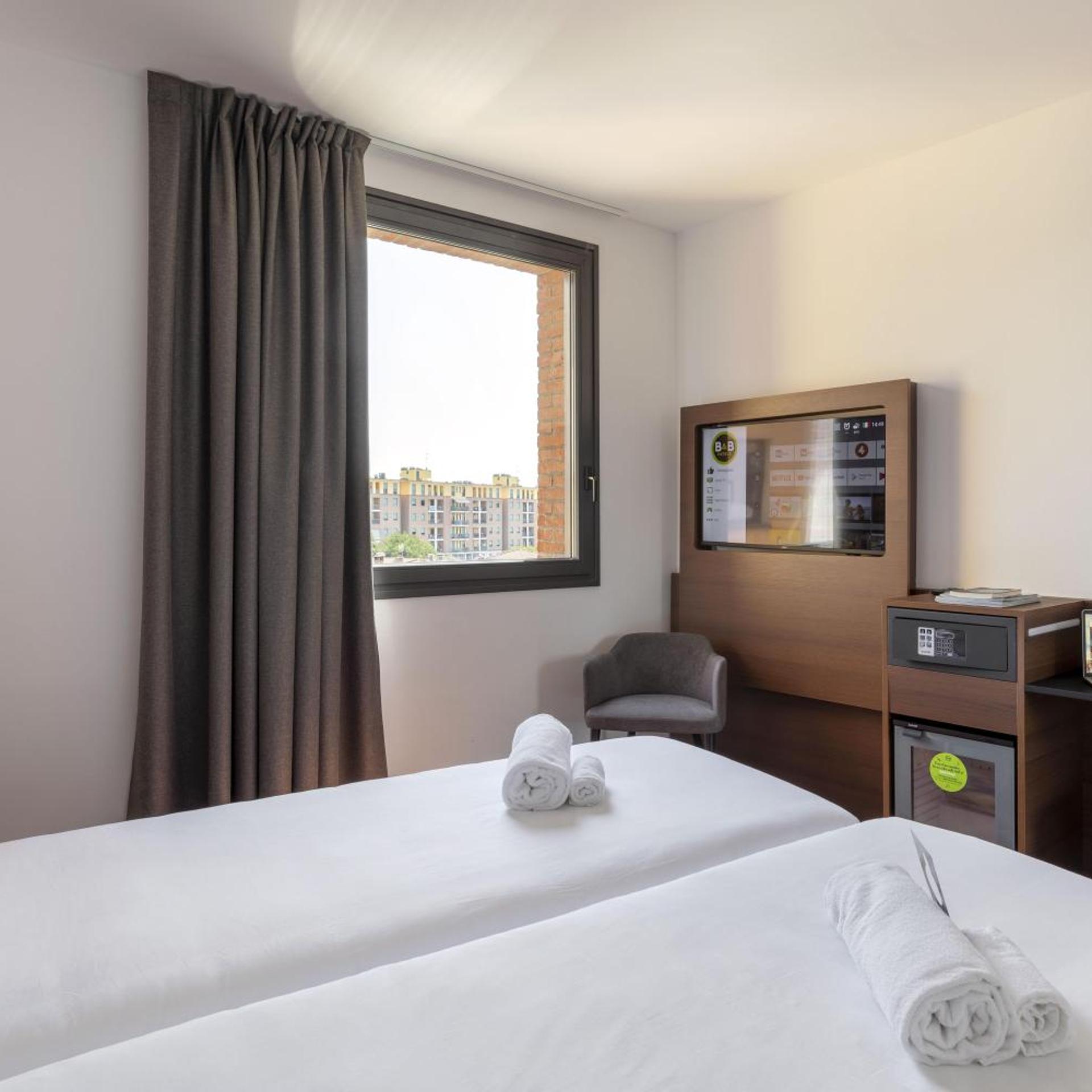 Room, Twin Beds