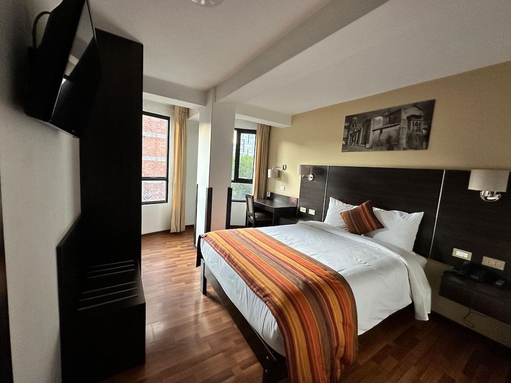 ROOM, SINGLE