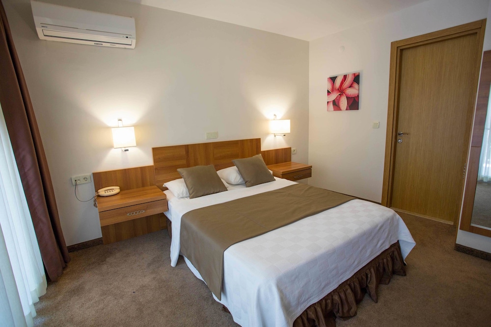 Melis Otel 12/65