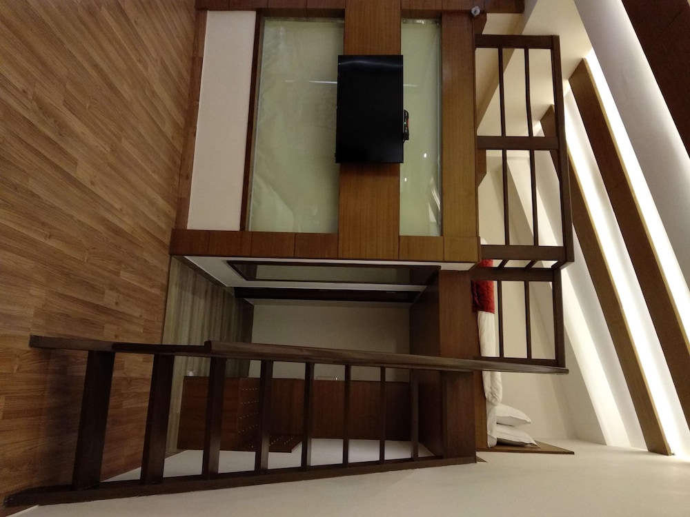 Rs Sarovar Portico 47/59