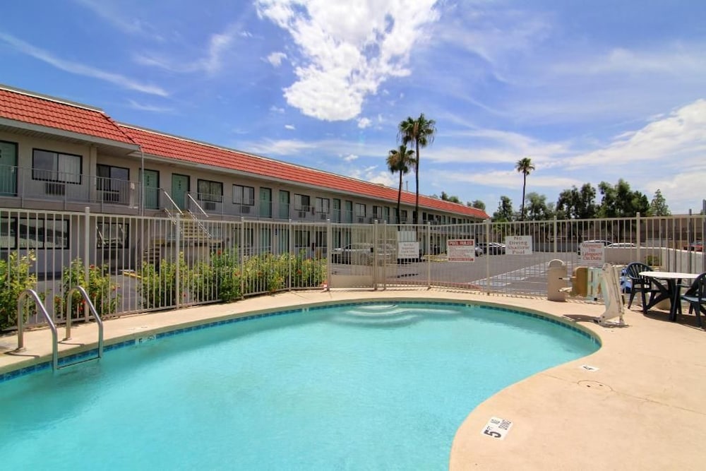 Motel6 Tempe, AZ - Broadway - ASU 56/63