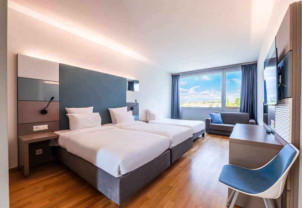 ROOM, TRIPLE