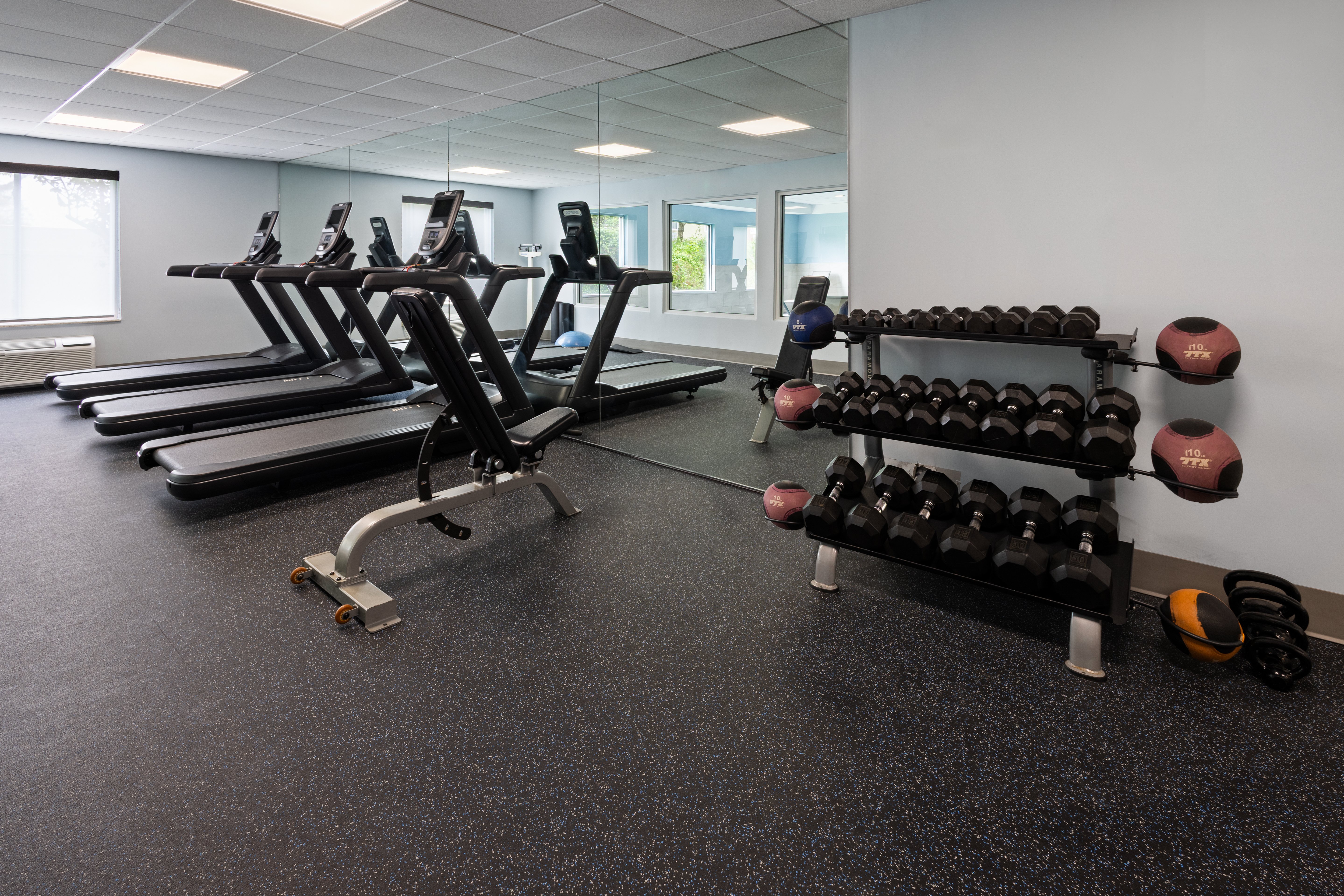 Holiday Inn Express Hotel Suites Meriden 28/50