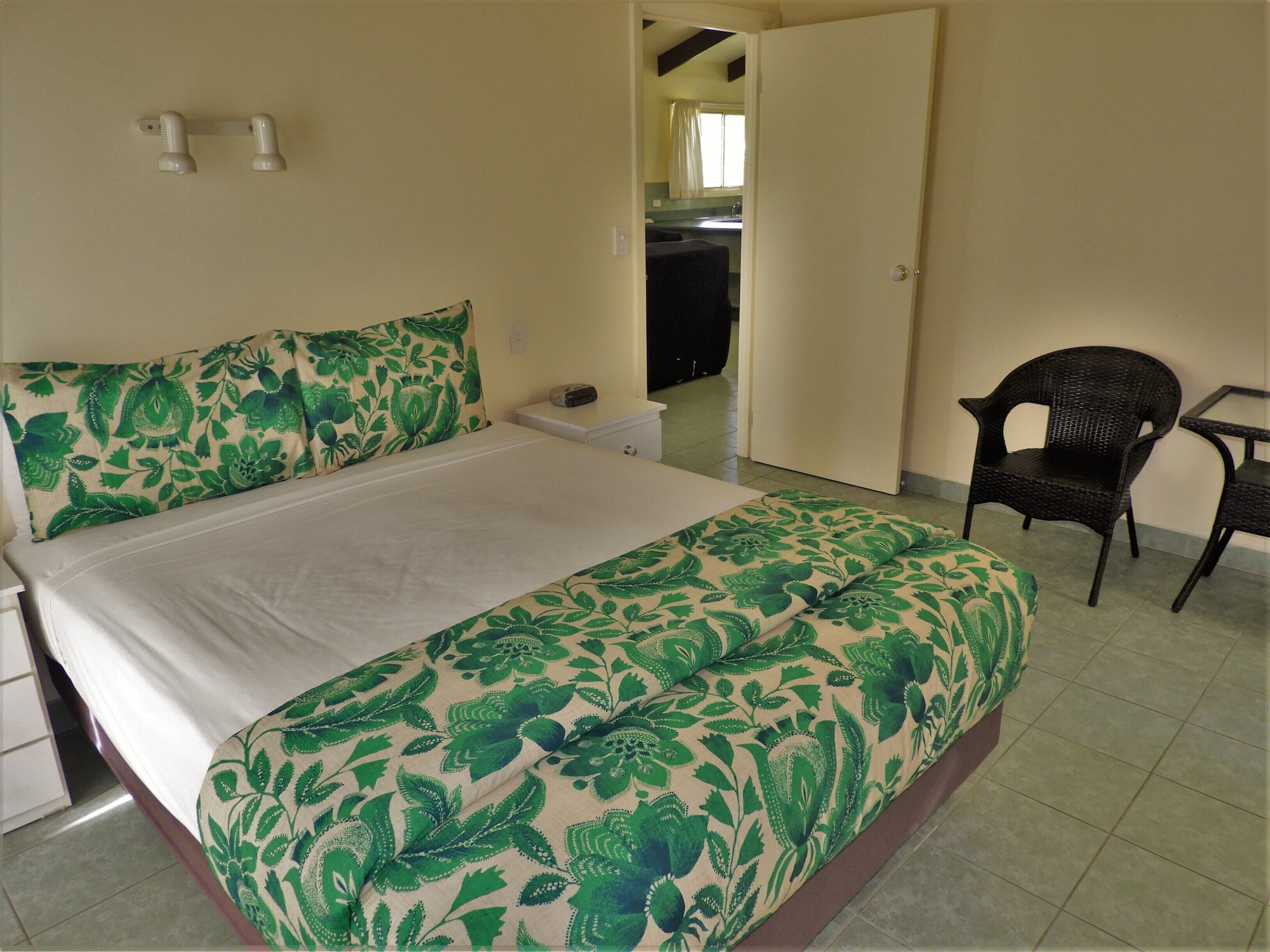 3 Bedrooms, Garden Villa, King and Twin Beds, Queen Bed، Edgewater Resort 8/10