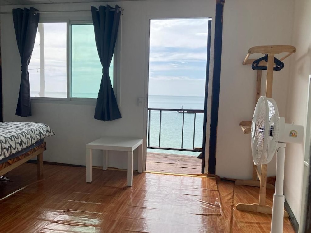 غرفة أساسية بسرير كينج بإطلالة على الشاطئ بشرفة، Ban Na White Sand Beach 8/10