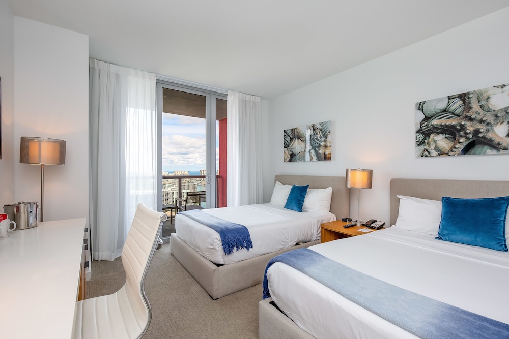 Private Ocean Luxury Condos at Beachwalk 9/50