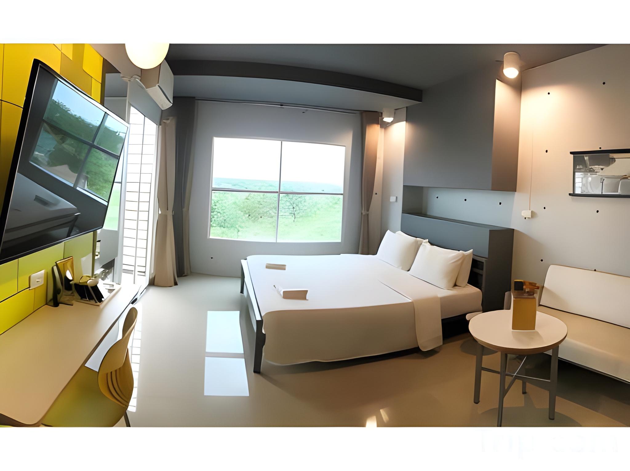 A Hotel 24/58