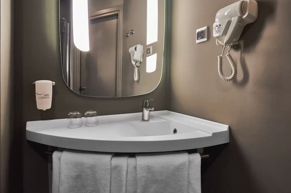 ibis Aktobe Hotel 46/50