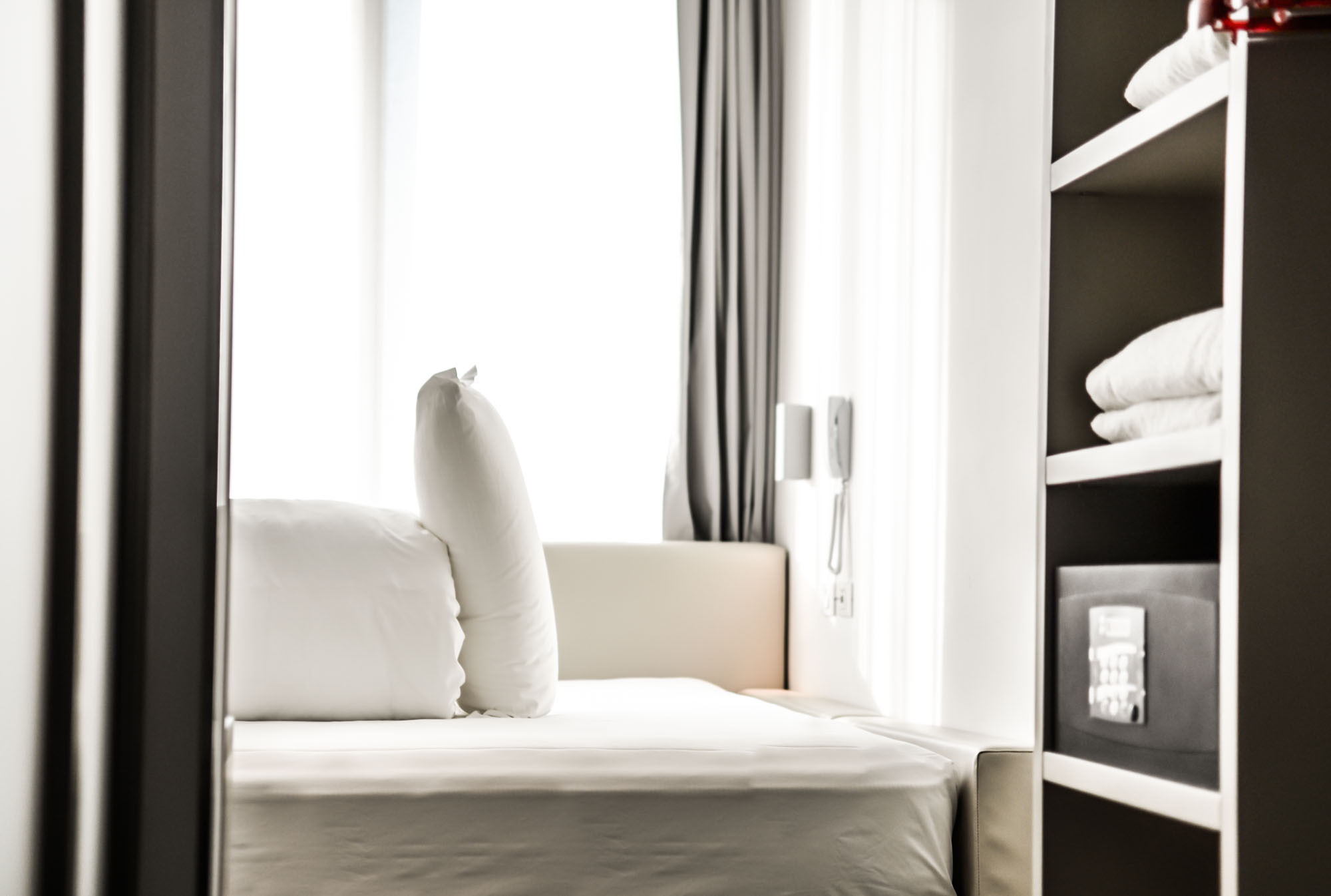 غرفة قياسية مفردة، Spark by Hilton Milan Linate Airport 2/2