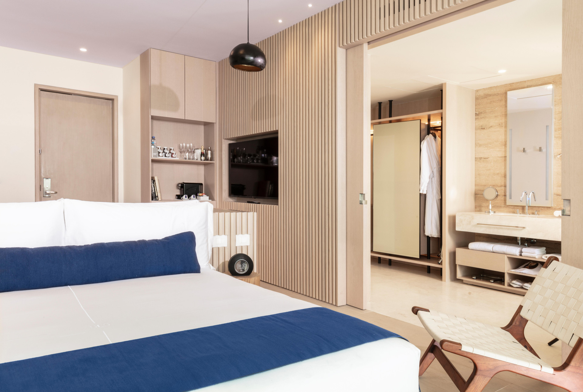 Deluxe, Sea View