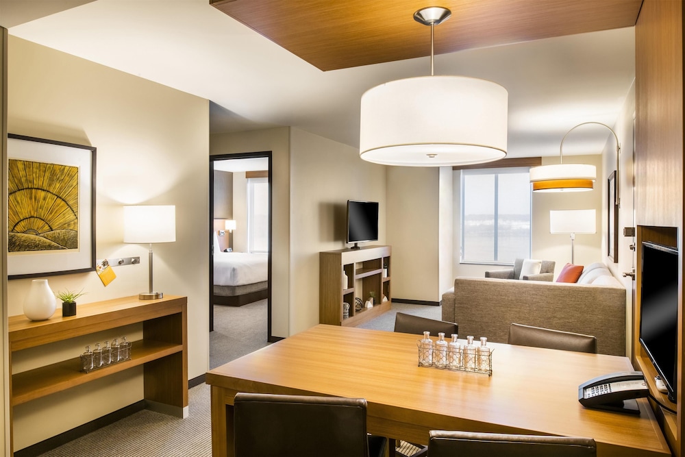 Hyatt Place East Moline/Quad Cities 38/54