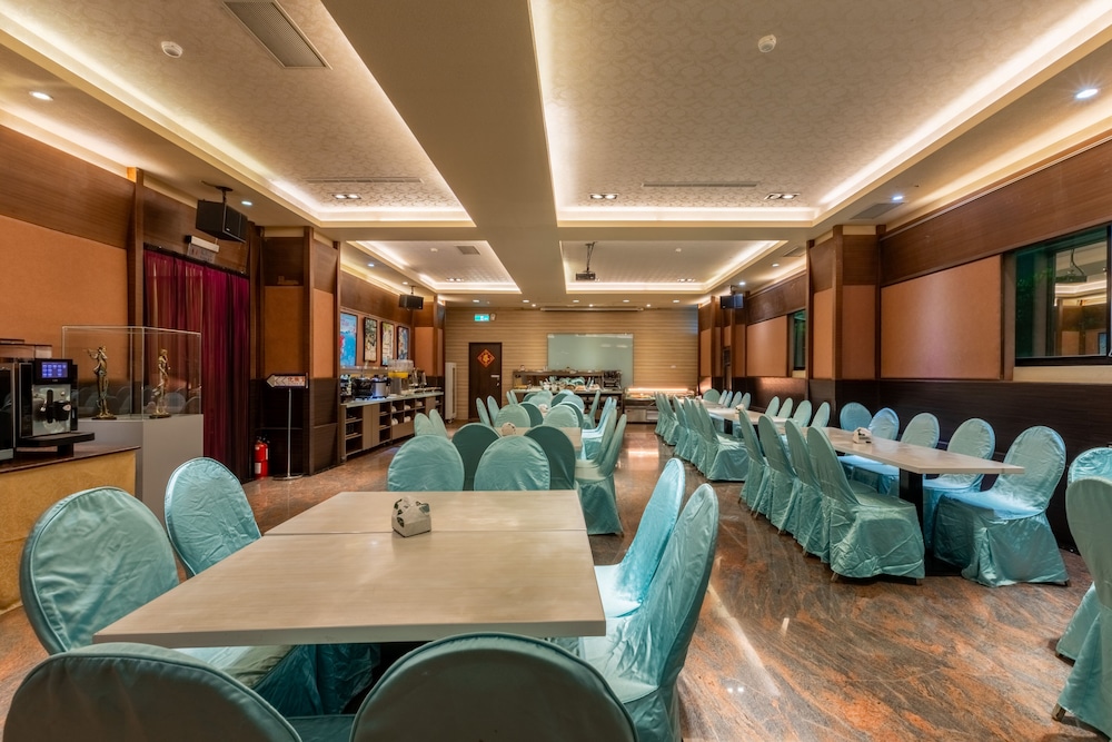Fu Hsiang Hotel 50/68