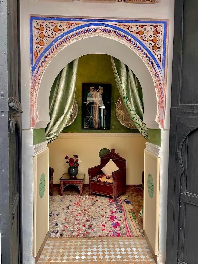 Riad Ta'achchaqa 10/50