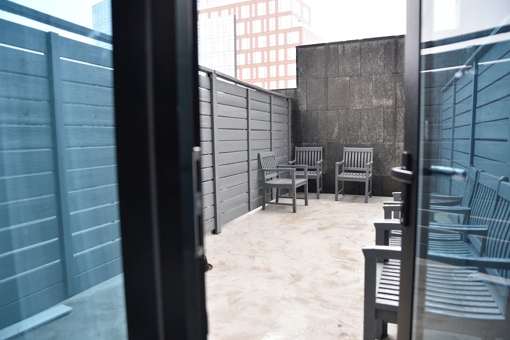 The One Boutique Hotel 51/65