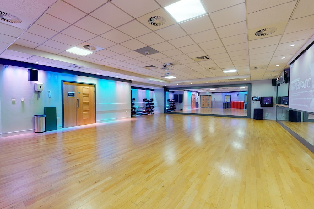 Village Hotel Hull 6/61