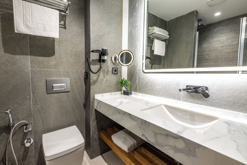 North Star Hotel 34/43