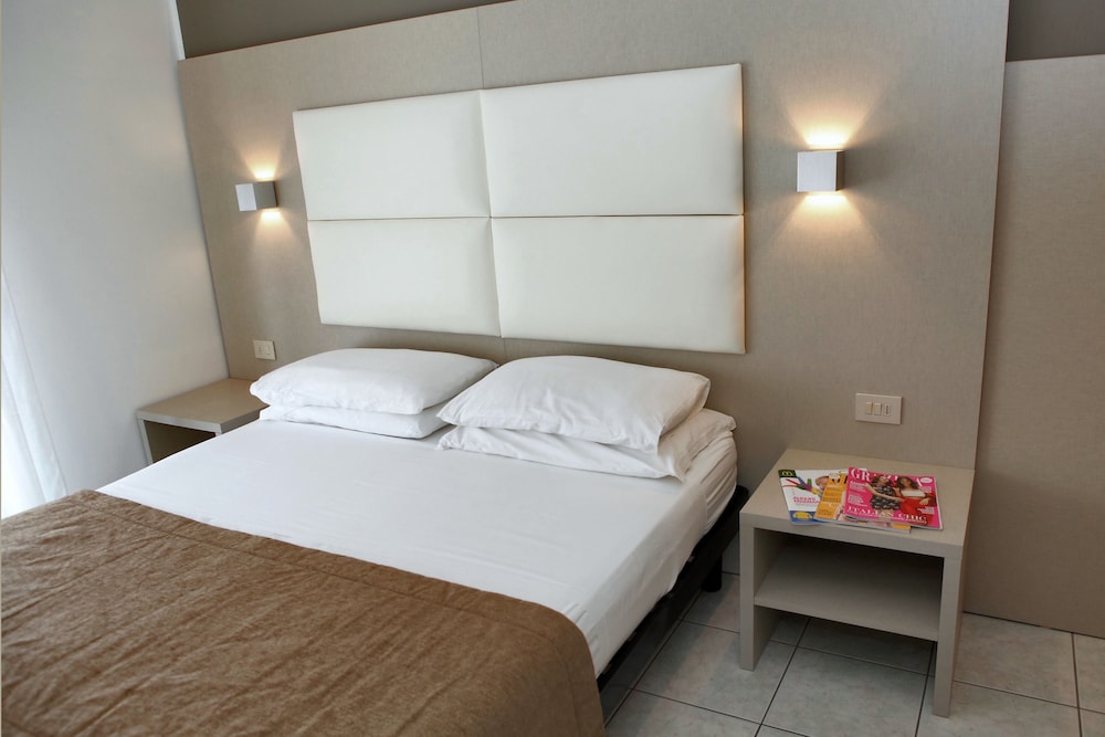 Hotel Columbia &amp; Ninfea 19/50