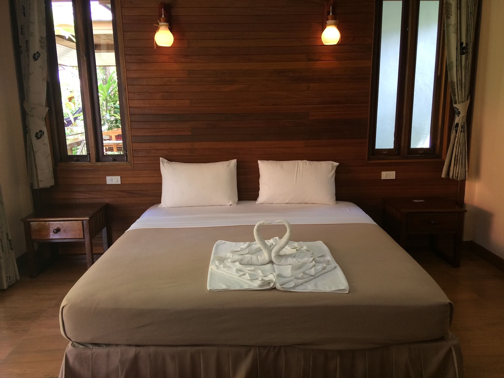 DELUXE, BUNGALOW, DOUBLE BED, PARK VIEW