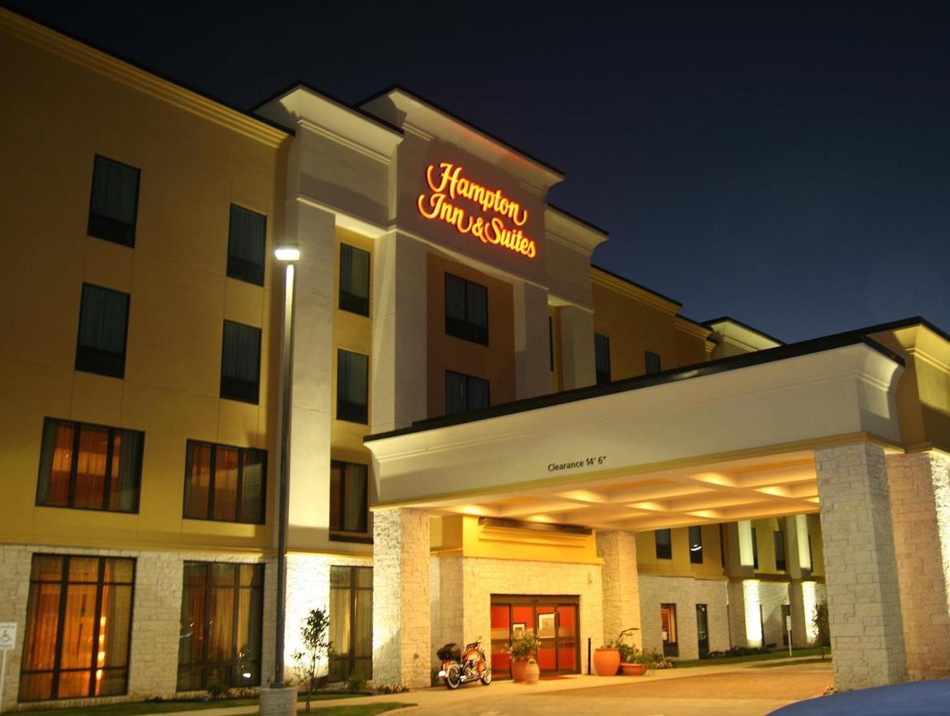 HAMPTON INN SUITES BASTROP in BASTROP - TX
