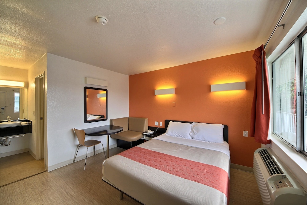 Motel6 San Marcos, TX 14/49