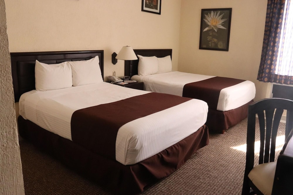 Santa Irene Hotel Guadalajara 12/26