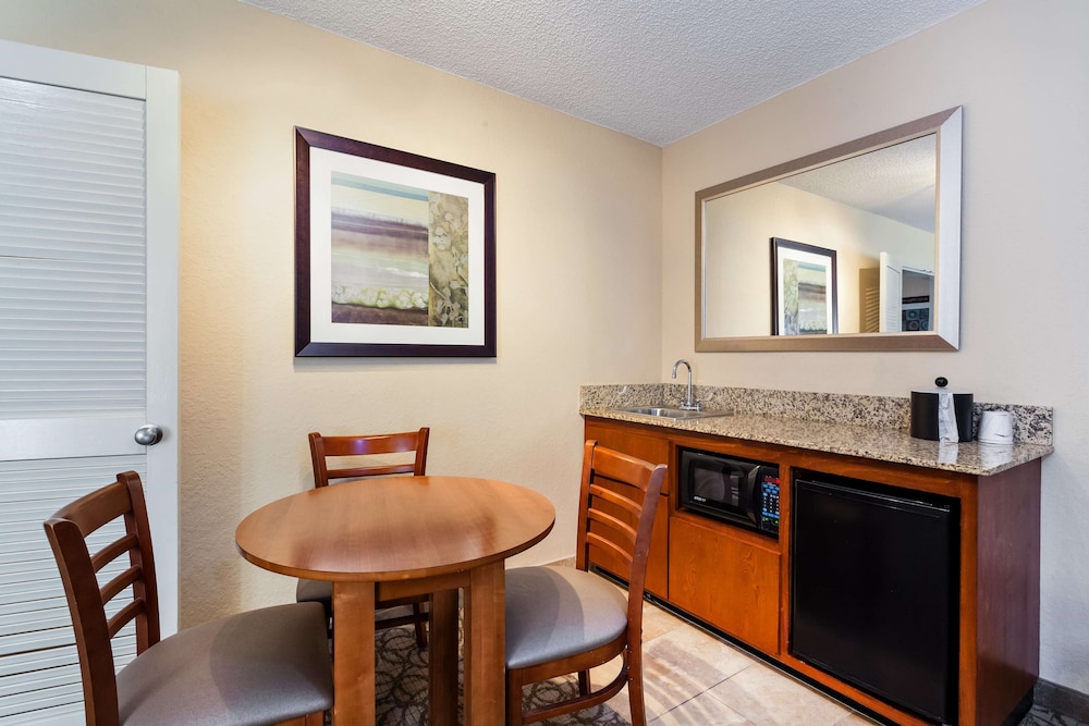 Hampton Inn Gainesville FL 59/66