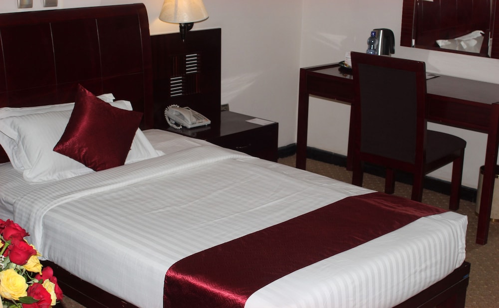 Kaleb Hotel 14/50