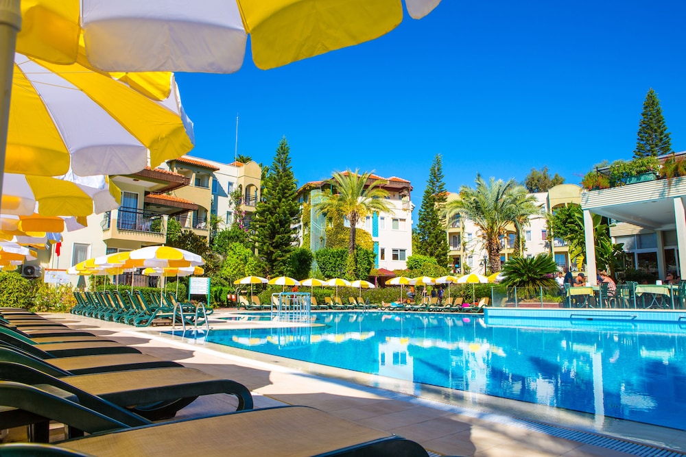 Gardenia Beach Hotel 22/28