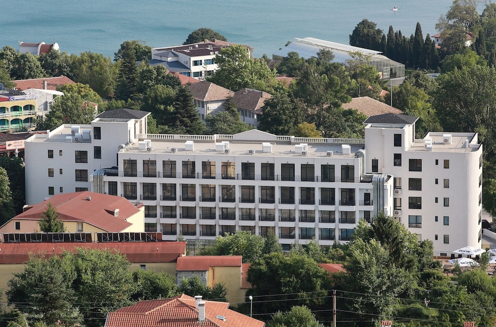 White Rock Castle Suite Hotel & Spa in BALCHIK