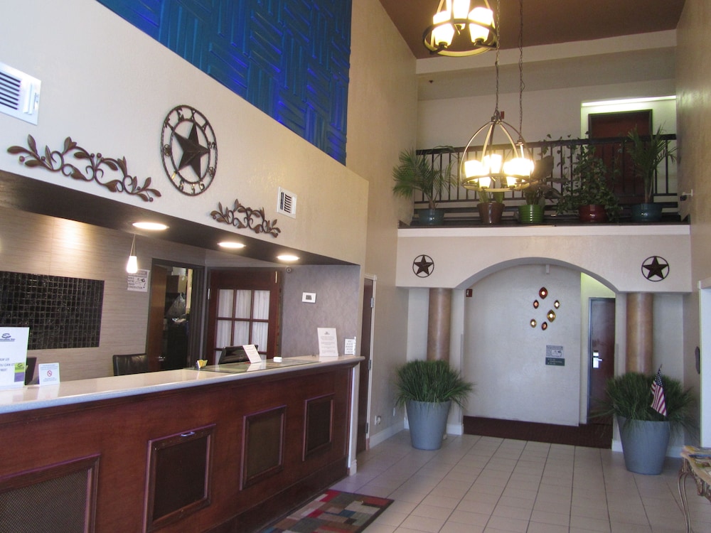 Executive Inn and Suites Wichita Falls 1/44