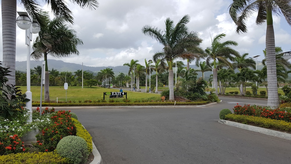 Ocho Rios Villa At Coolshade Iv 40/50
