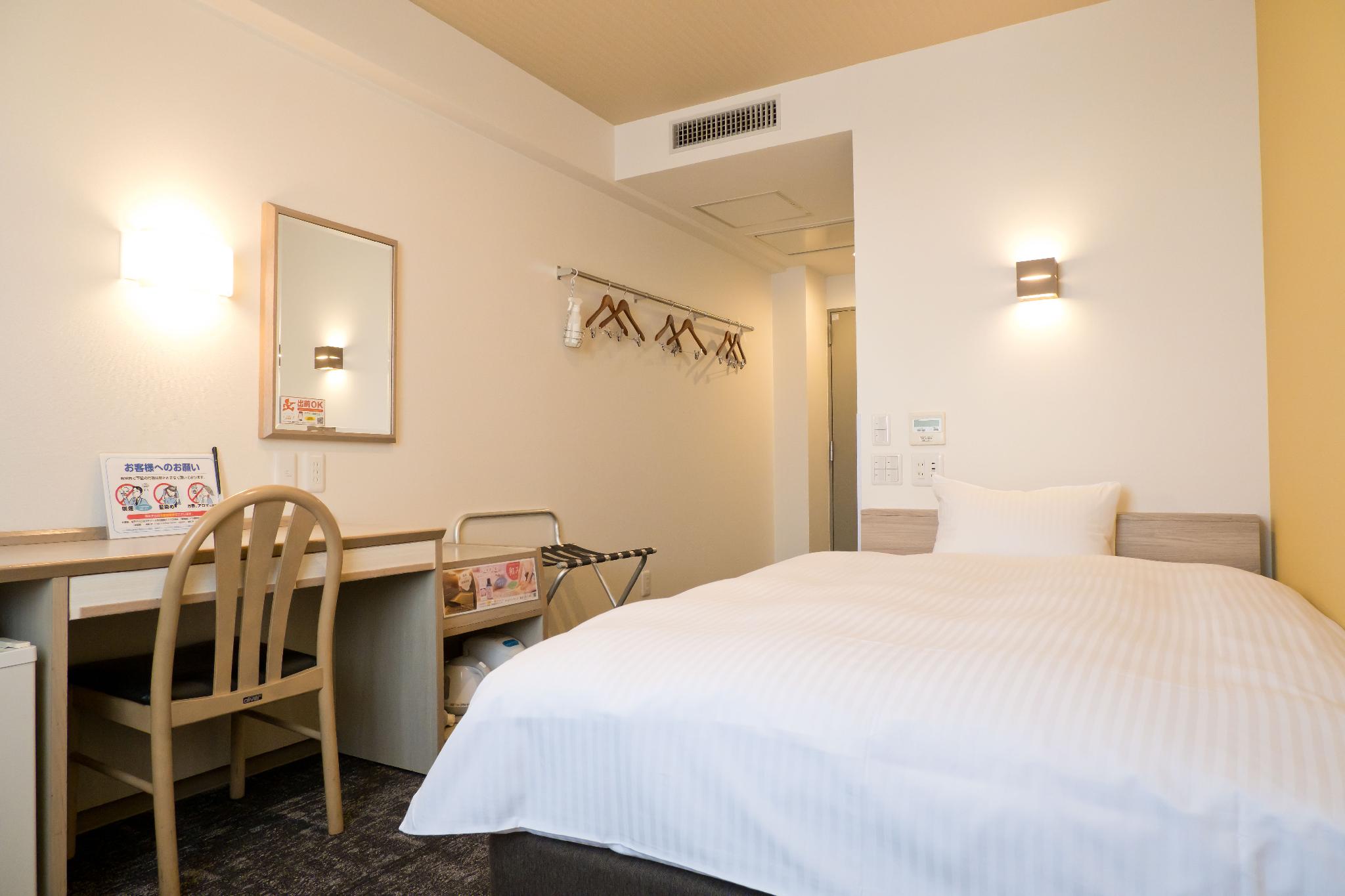 Semi Room, Semi Double Bed