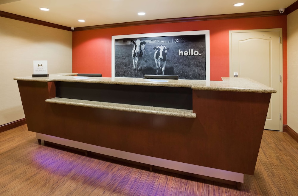 Hampton Inn Fairmont 5/54