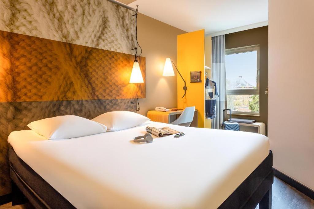 Room, Double Bed, Accessible