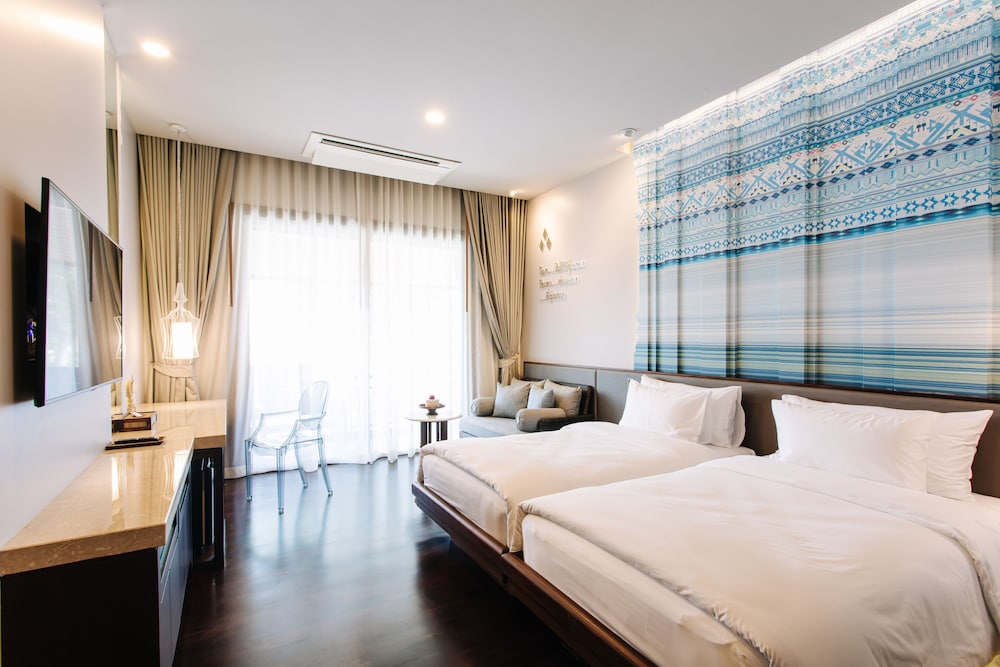 LUXURY, TWIN BEDS, BALCONY