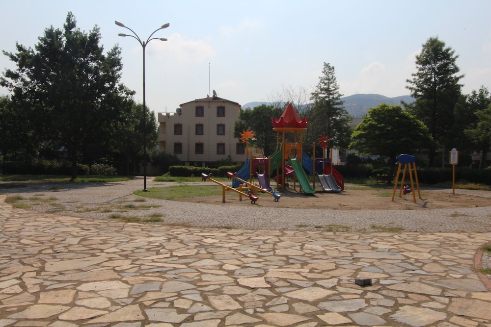 AVE MARIA HOTEL 56/65