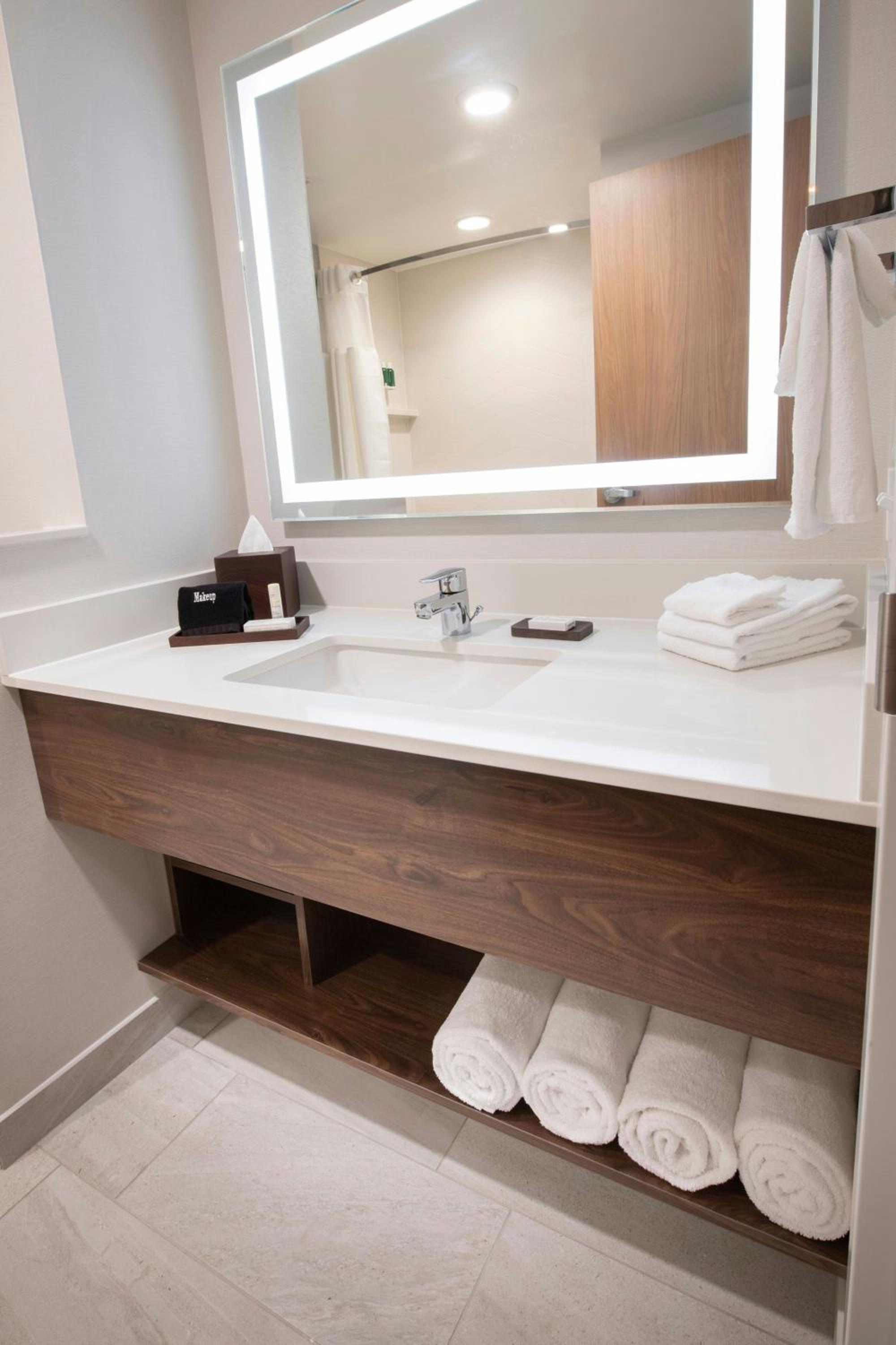 غرفة بسرير كينج، Fairfield By Marriott Edmonton International Airport 7/14
