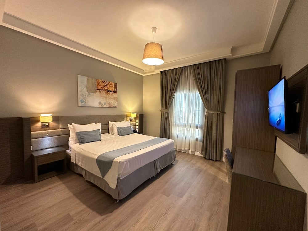 كورنيش لورين سويتس(Loren Suites Corniche) 17/50