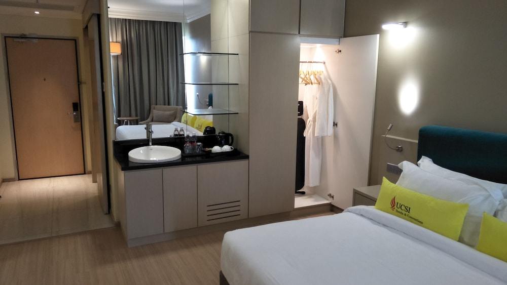 UCSI HOTEL KUCHING 37/72