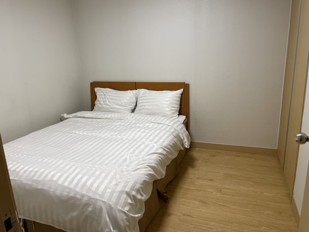 Suite, 2 Futon Beds, Park View, Kitchen, Sonestine Tower