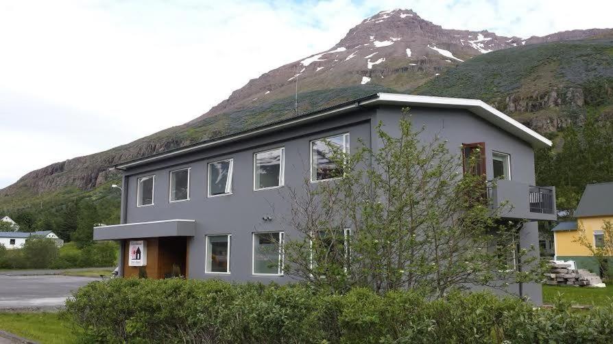 Seydisfjordur Guesthouse 2/30