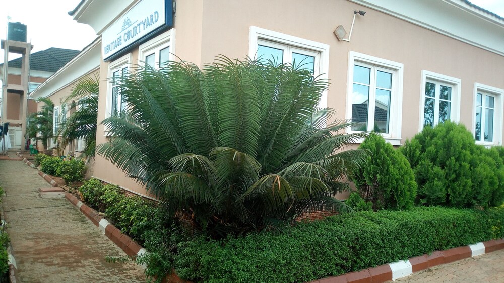 Heritage Courtyard 22/29