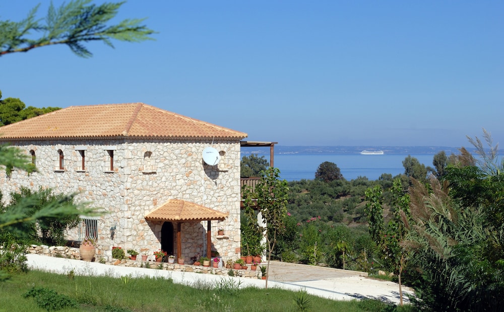 Myrties Stone Houses 44/49